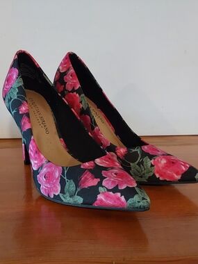 Christian Siriano Black Pumps with Pink Floral Print